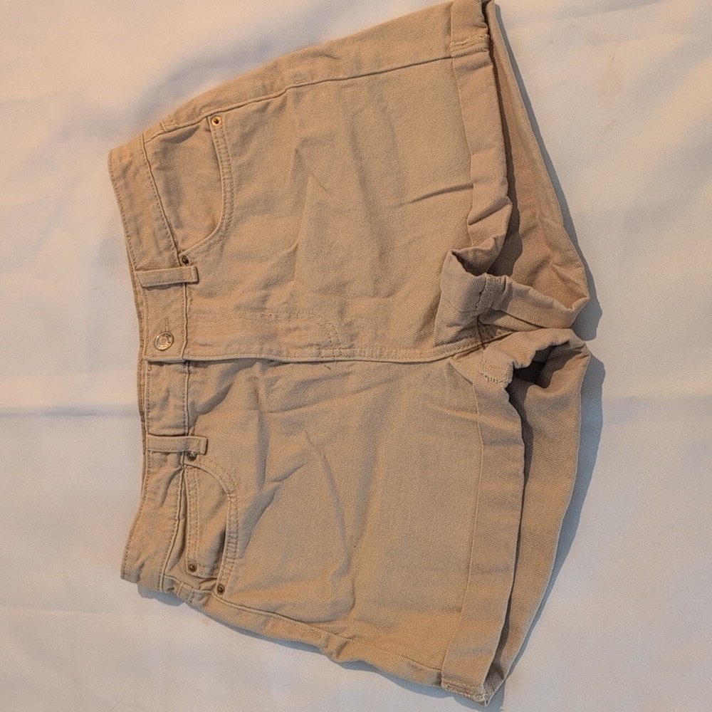Women's Tan Cuffed Shorts